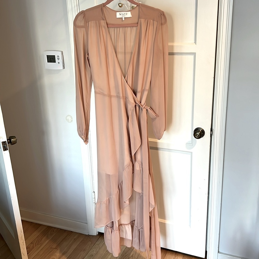 Midi dress 
Light brown/beige